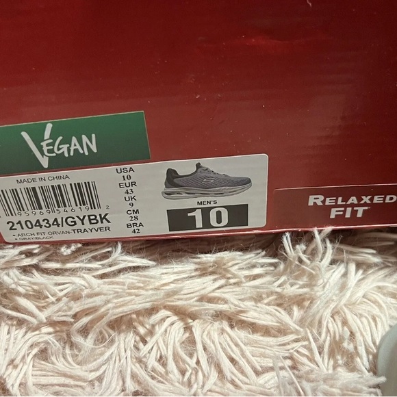 Men’s Skechers no tie slip in tennis shoe - Picture 5 of 6